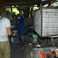 Cuisson raku . Stage poterie en Ardèche